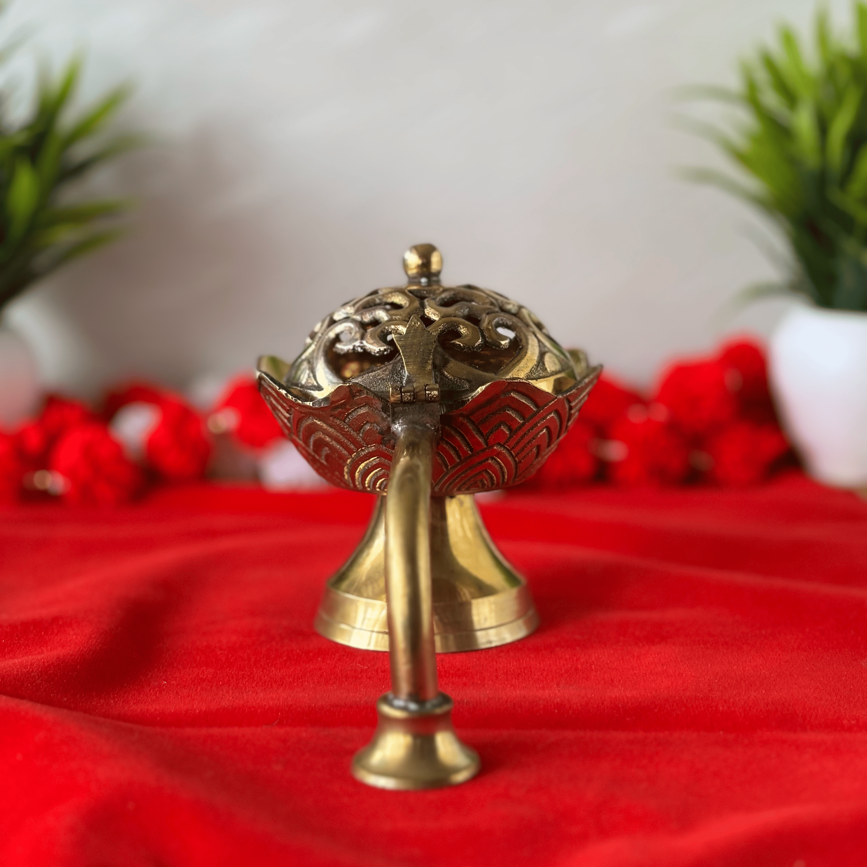 Designer Pure Brass Guggal Burner with Lid