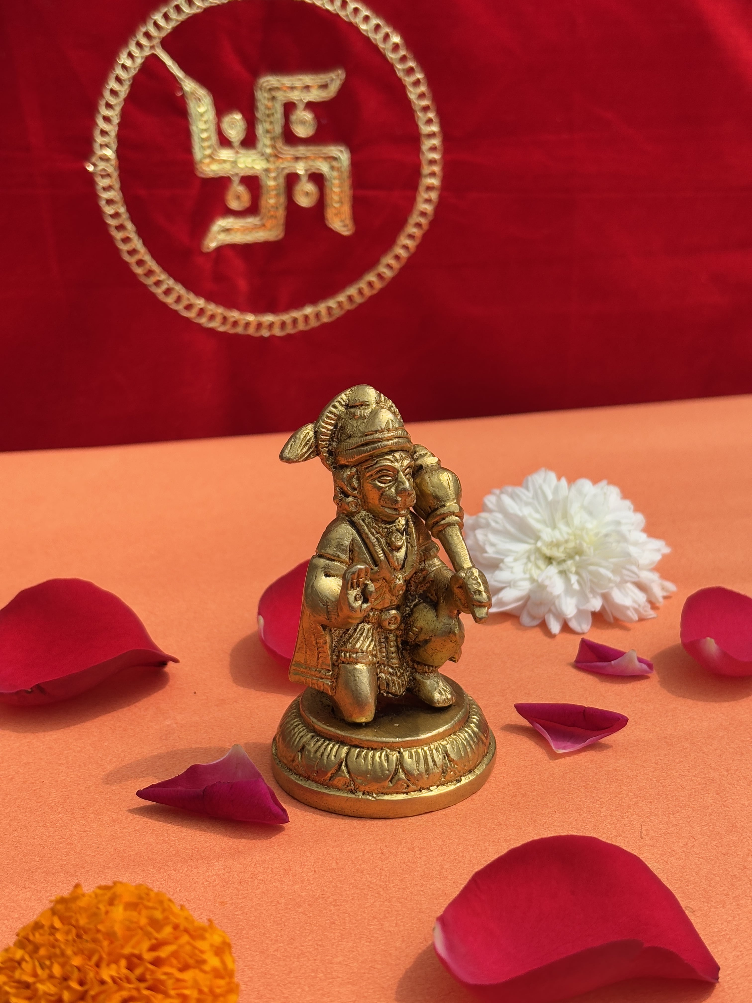Sankat Mochan Hanuman Ji Brass Statue 6 Inch kneeling pose top view