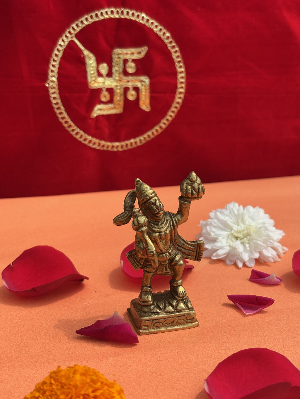 Brass idol of Hanuman Ji carrying Sanjeevani Parvat in blessing form, topview