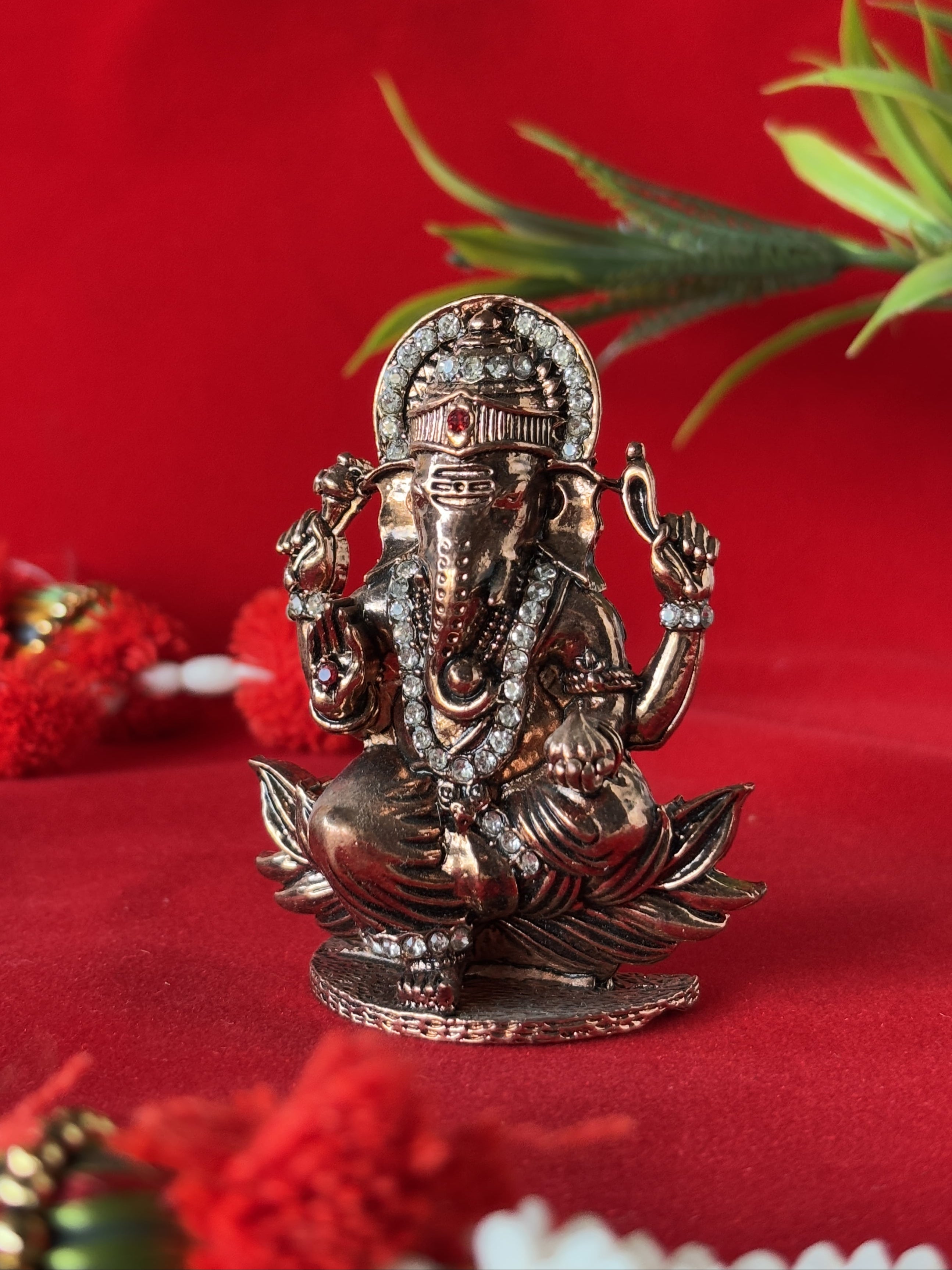 Shri Ganesha Divine Jewel Idol – Car Dashboard / Office / Home