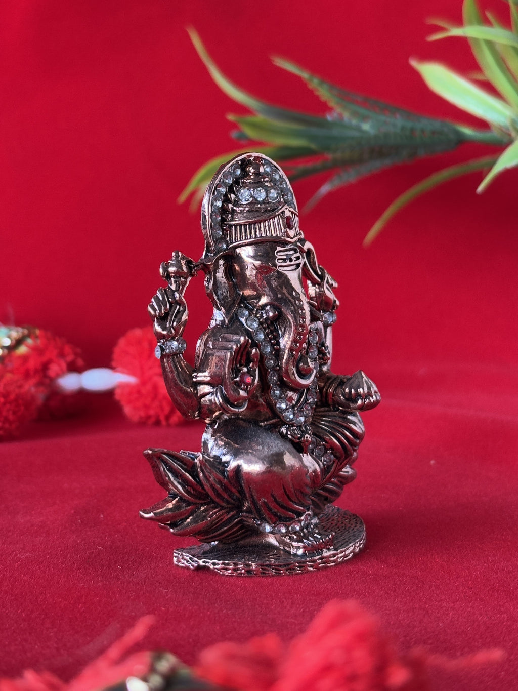 Shri Ganesha Divine Jewel Idol – Car Dashboard / Office / Home
